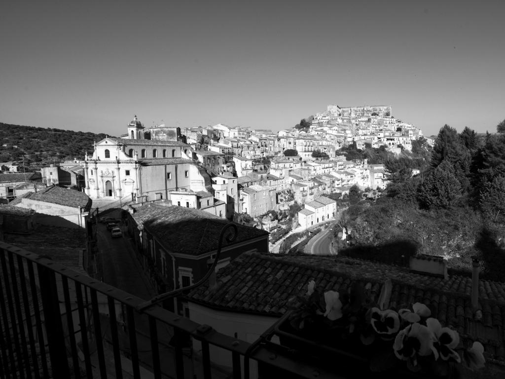 La Casa Di Matilde Panzió Ragusa Kültér fotó